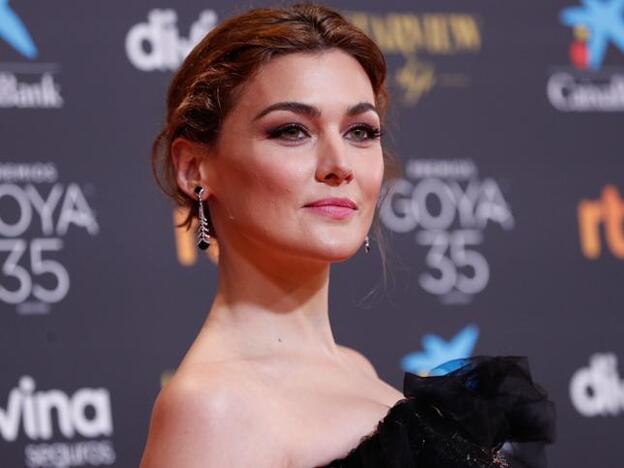 De rubia a morena: el cambio de look con un tono oscuro que sí rejuvenece a los 40 y que pone buena cara al instante