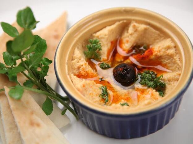 Dónde comprar el mejor hummus envasado de supermercado: del nuevo de realfooding de Carlos Ríos al más vendido de Mercadona