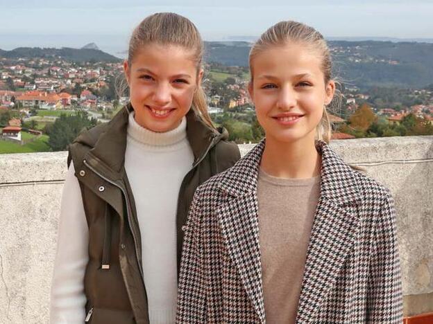 Así va a ser el primer acto oficial juntas (y solas) de la princesa Leonor y la infanta Sofía este sábado: ¿están preparadas para el protocolo sin el rey Felipe VI ni la reina Letizia?