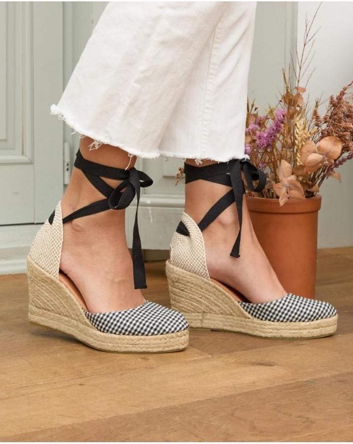 10 alpargatas de cuña 'made in Spain' que se van a convertir en tus zapatos cómodos más ponibles y bonitos de la temporada | Mujer Hoy