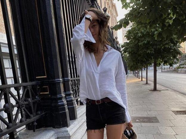 Estas camisas de Uterqüe sientan fenomenal y combinan tanto con pantalones largos como con bermudas