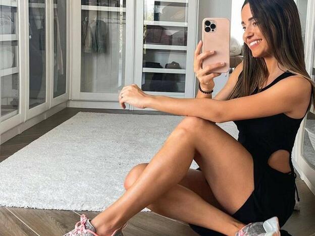 La crema reafirmante más vendida y mejor valorada en Amazon es este gel intensivo que actúa durante la noche para combatir la acumulación de grasa