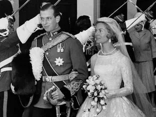 El rey Juan Carlos I y la reina Sofía ligaron en su boda y ha sido el +1 de la reina Isabel II en Trooping the colour, ¿Quién es Eduardo, el misterioso duque de Kent?