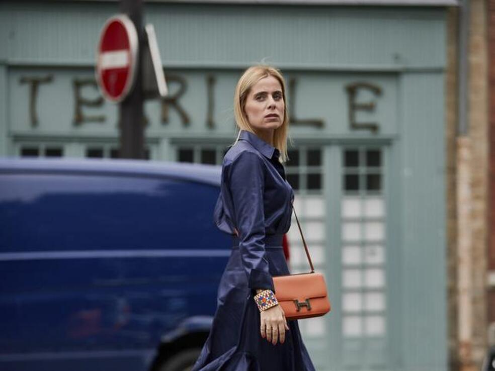 Los vestidos cruzados son la prenda más favorecedora del verano y en Massimo Dutti hemos encontrado dos ideales para llevar con cuñas