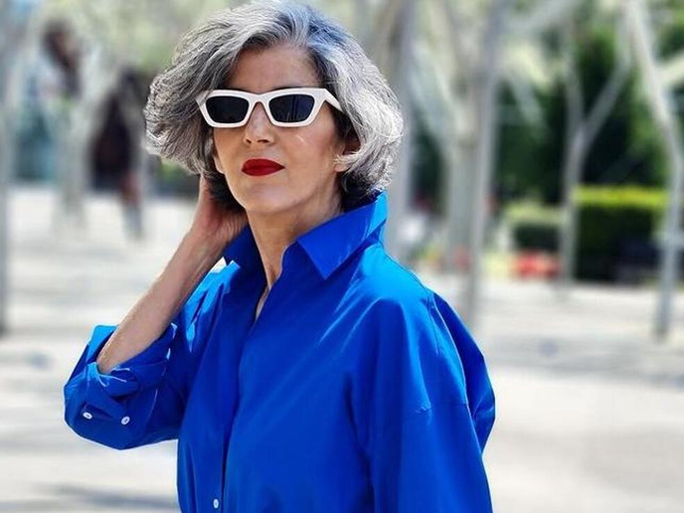 Camisa de H&M, bolso de Zara Kids y una falda de punto, este look que rejuvenece a los 50 está arrasando en Instagram