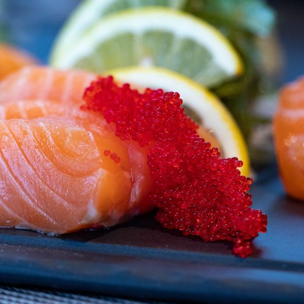 Date el lujo: cinco beneficios (que no conocías y que te sorprenderán) de comer caviar