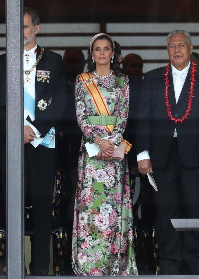 Vestidos de noche de la reina Letizia: Brillo floral