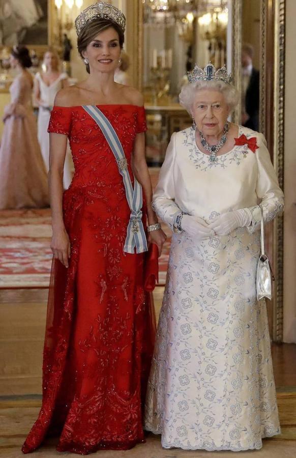 Vestidos de noche de la reina Letizia: Bordados de cristal