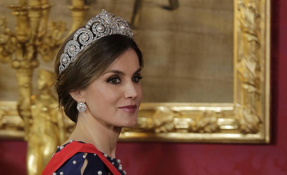 El misterio de la desaparición de las tiaras perdidas que no podrá llevar la reina Letizia: de la de Cartier de Victoria Eugenia a la de la reina Federica de Grecia