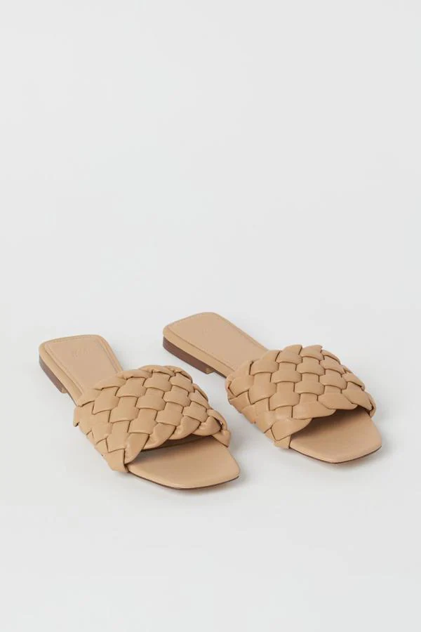 son sandalias planas tendencia de H&M que son comodísimas y muy ponibles (y cuestan menos de 20 euros) | Mujer Hoy