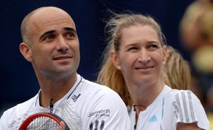 La nueva vida de Steffi Graf, la reina eterna de Roland Garros que cumple 20 años de historia de amor perfecta con André Agassi: ella le rescató de las drogas y le embarcó en los disfraces locos