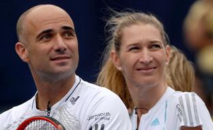 La nueva vida de Steffi Graf, la reina eterna de Roland Garros que cumple 20 años de historia de amor perfecta con André Agassi: ella le rescató de las drogas y le embarcó en los disfraces locos