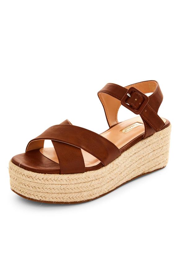 Sandalias, zapatos o deportivas, Primark tiene las propuestas más cómodas y combinables del verano por menos de 20 euros