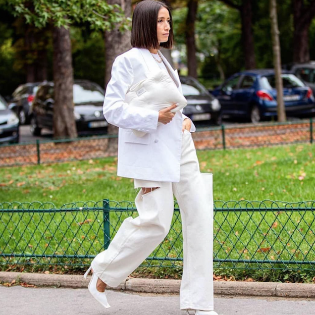 Si tienes unos vaqueros que ya no te pones, atenta a este truco radical para actualizarlos por completo