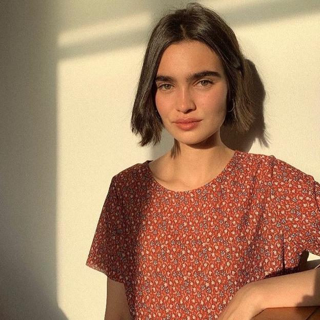 Los tres cortes de pelo corto de moda que más estilizan el cuello para un cambio de look fresco, cómodo y rejuvenecedor