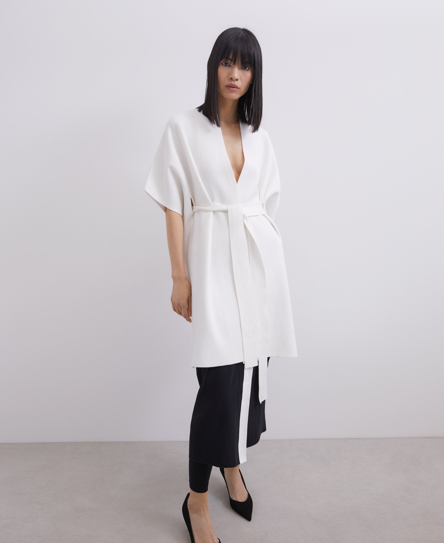 Los mejores chollos de las rebajas de verano están en Adolfo Domínguez: vestidos made in Spain, chaquetas que sientan de maravilla y complementos muy baratos