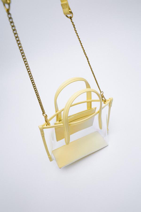 ¡Tendencia a la vista! Los accesorios de vinilo han aterrizado en Zara y prometen agotarse en tiempo récord