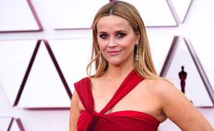 Reese Witherspoon y el color de pelo rubio que más favorece a las mujeres de más de 40 años