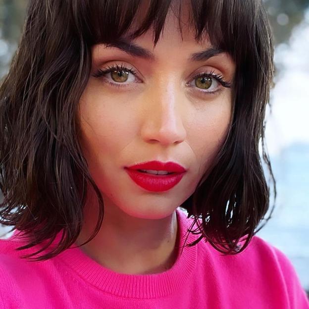 ¡Adiós a las arrugas, bolsas y ojeras! Este es el potente contorno de ojos que usa Ana de Armas