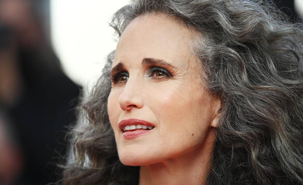 Esta es la base de maquillaje antiedad que ha dejado a Andie MacDowell una piel lisa, bonita y rejuvenecida