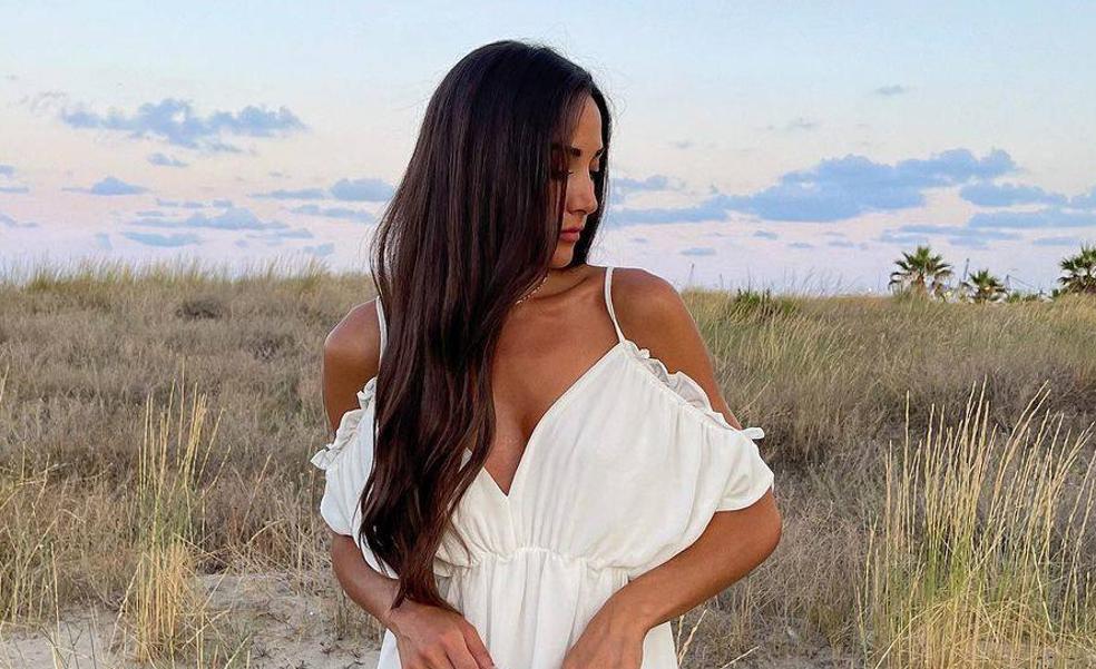 Copia el insuperable look playero de esta influencer y tú también podrás ser la mejor vestida del verano