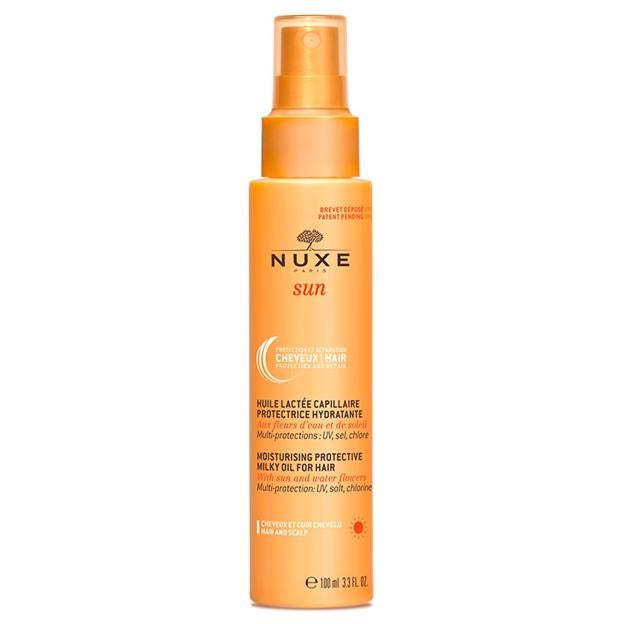 Nuxe Sun Leche Protectora Hidratante para el cabello con Flores Acuáticas y Solares, protege el cabello y el cuero cabelludo de los rayos UV, la sal, el cloro, repara y sublima la fibra capilar (12 euros).