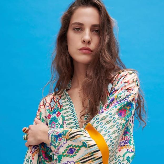 Atención tallas grandes: esta maravillosa chaqueta multiuso de Zara llega hasta la XXL