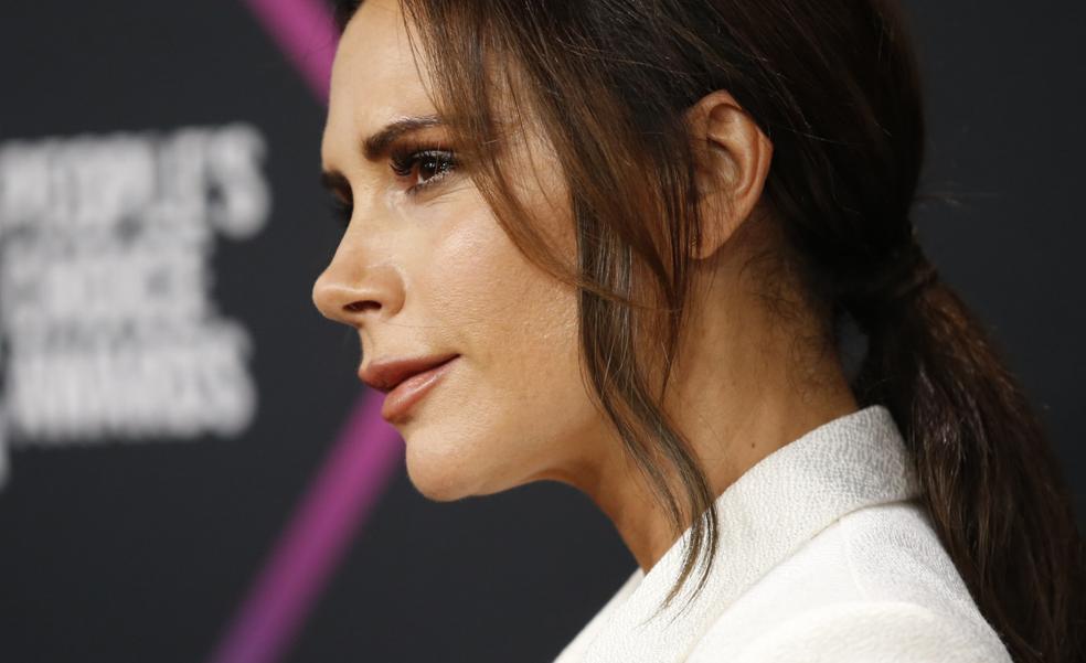 La media melena de Victoria Beckham es el corte de pelo de moda del verano que más rejuvenece a cualquier edad