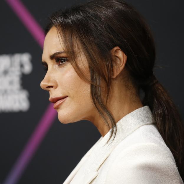La media melena de Victoria Beckham es el corte de pelo de moda del verano que más rejuvenece a cualquier edad