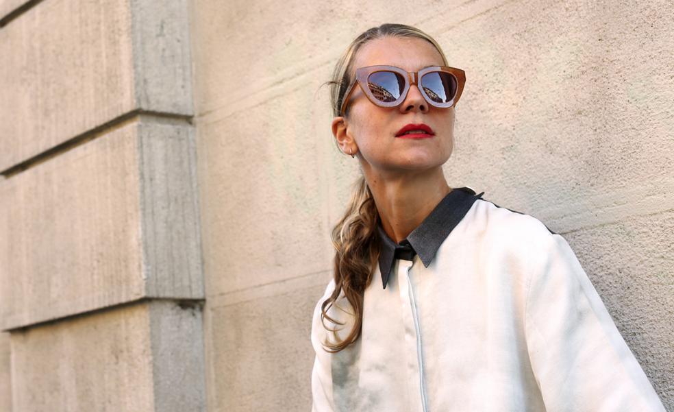 Nuestras nuevas camisas favoritas son blancas, de Zara y tienen el estampado de flores más bonito del verano