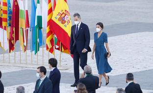 Qué tiene este vestido de lujo para que la Reina Letizia lo repita una y otra vez