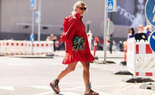 El vestido de diez euros de Lefties que lo tiene todo: cómodo, bonito, fresquito y muy barato