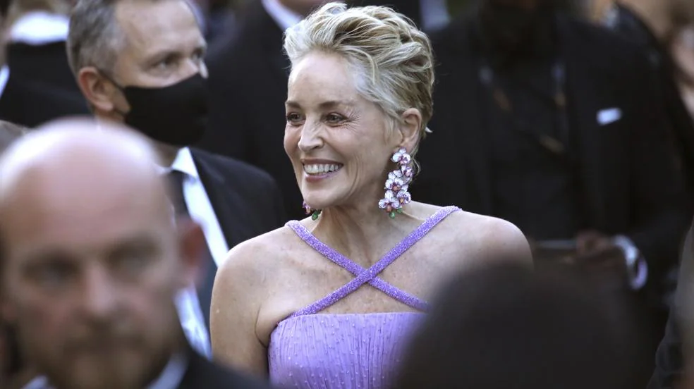 Gala amfAR de Cannes: El bonito vestido de Sharon Stone y otros looks que han triunfado en la alfombra roja