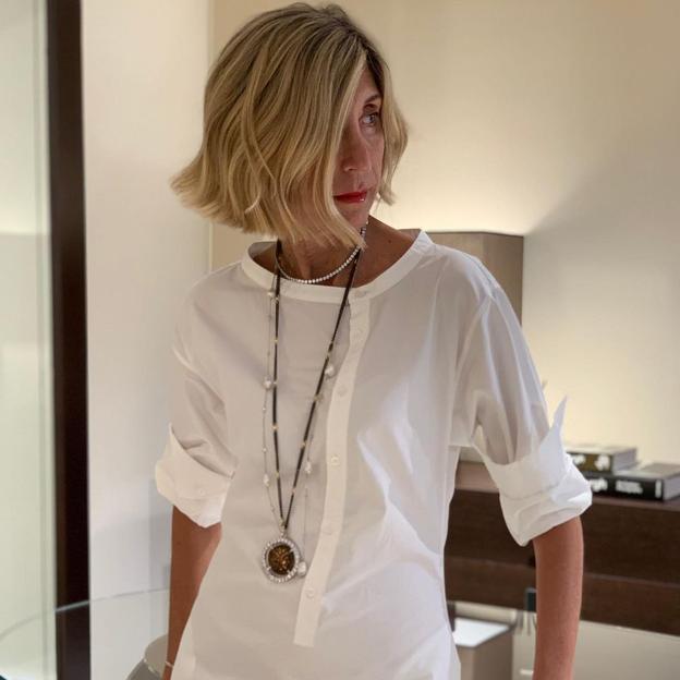 Esta influencer de más de 50 años tiene el corte de pelo que mejor sienta porque rejuvenece y afina el rostro