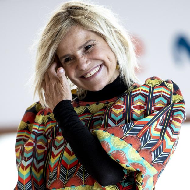 Eugenia Martínez de Irujo se ha hecho con la falda pareo midi más original (y rebajada) del verano que rejuvenece a los 50