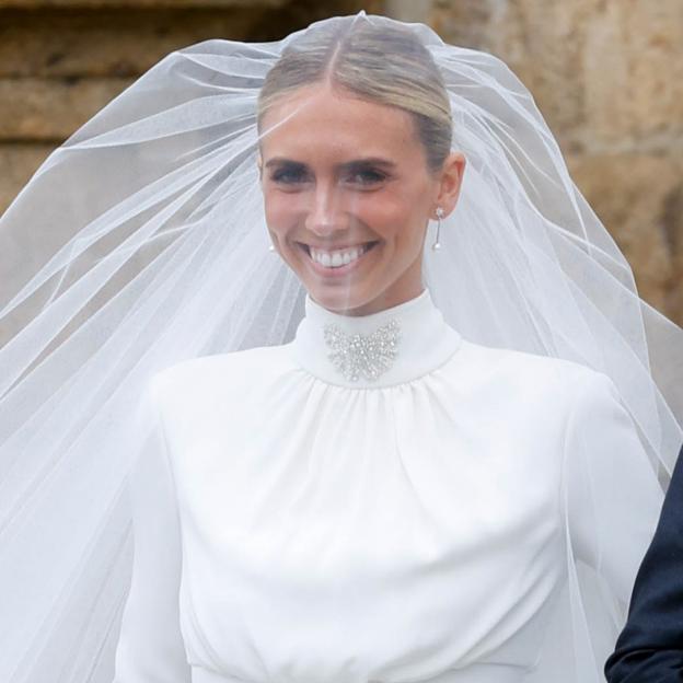 El vestido de novia de Lucía Bárcena en su boda con Marco Juncadella: sorprende con un diseño español muy clásico