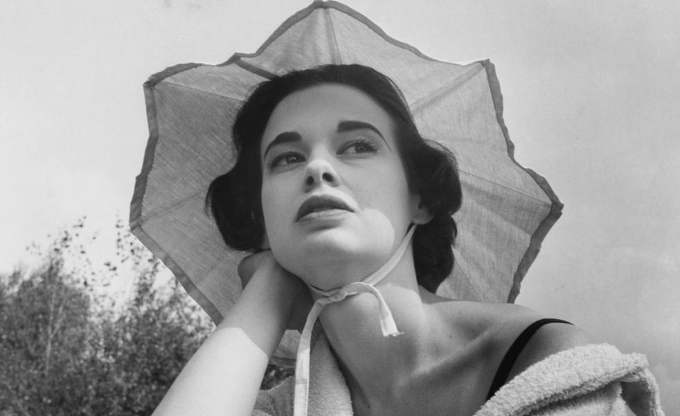 Heredera legendaria, esposa de mafioso, amante de Frank Sinatra y empresaria fashion, Gloria Vanderbilt, la pobre niña rica que deslumbró al mundo