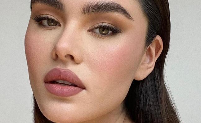 Tras la fiebre del 'contouring' ahora llega el 'soft sculpting': la nueva técnica de maquillaje para afinar el rostro más rápida y fácil