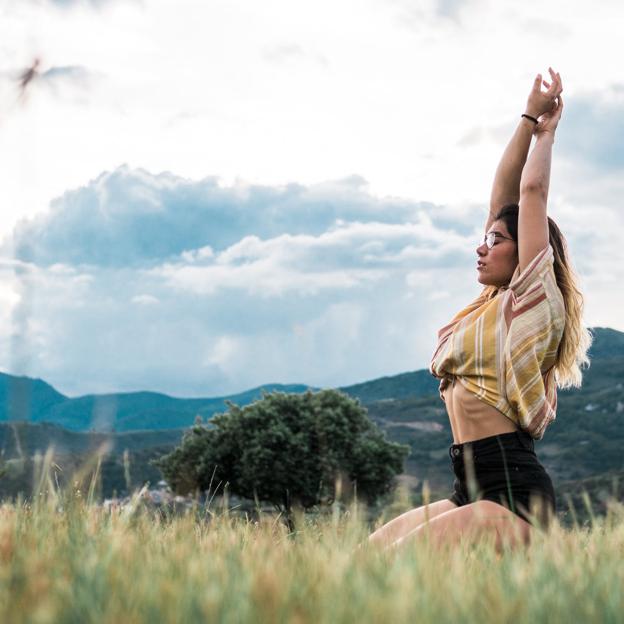 Cómo perder peso sin esfuerzo con el yoga: todos los secretos de un ejercicio estupendo para tu dieta