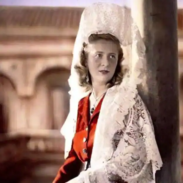 Imagen de la duquesa de Medinacelli con mantilla.