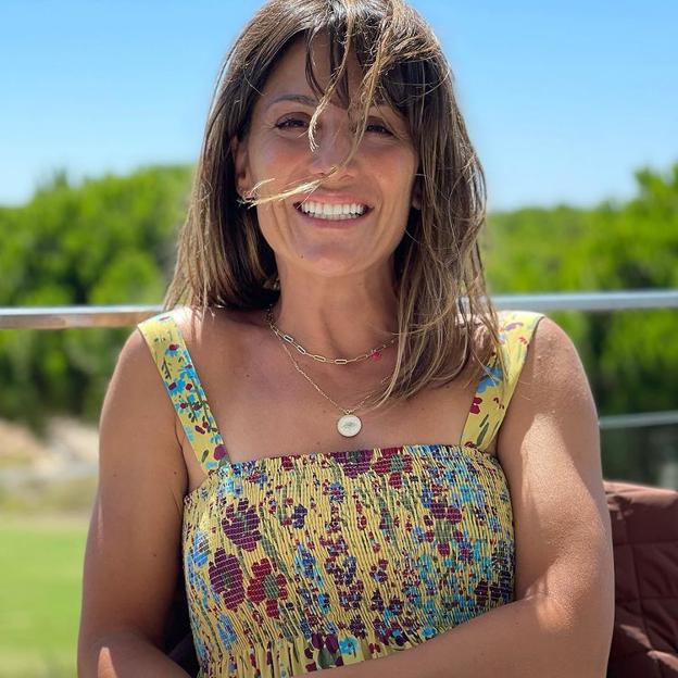 El vestido de Zara de Nagore Robles perfecto para arrasar: largo, con escote favorecedor y un estampado ideal