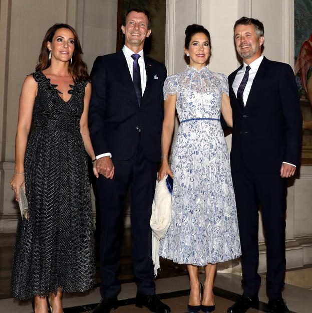 La princesa Marie con su marido el príncipe Joaquin y la princesa Mary con el suyo, el príncipe heredero Guillermo.