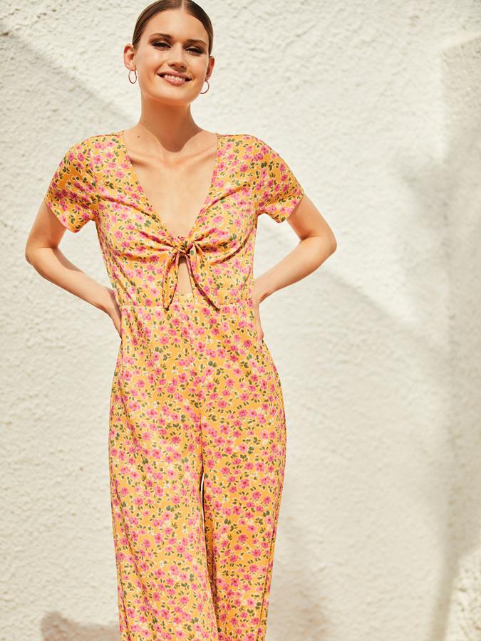 Monos, vestidos y camisas, la nueva colección de Lefties tiene todo lo que necesita tu armario para la nueva temporada por menos de 16 euros