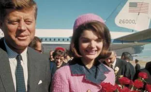 De Jackie Kennedy a Gossip Girl: el estilo preppy es la tendencia de trajes de tweed y uniformes que está causando furor entre las influencers