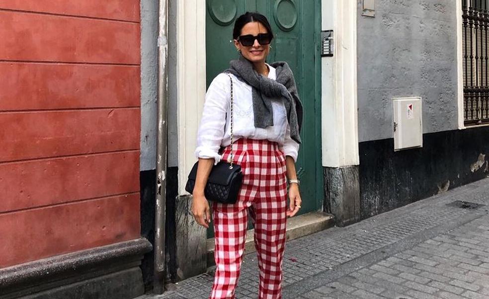 Con estampado de cuadros vichy y anchos: así son los pantalones más chic de Uterqüe que alargan las piernas y estilizan