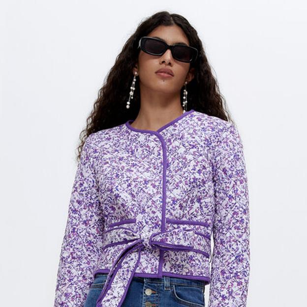 El conjunto acolchado de Uterqüe que confirma la tendencia de pretemporada y te va a animar la vuelta a la oficina