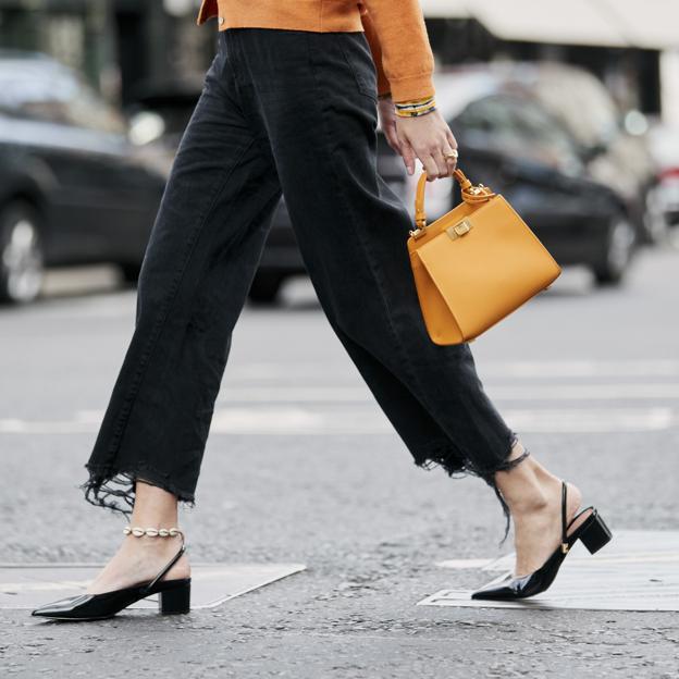 Los zapatos destalonados de Uterqüe vienen con el detalle perfecto para elevar todos tus looks, de los casual a los más elegantes