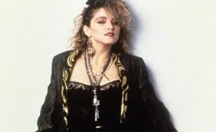 De Like a Virgin a Material Girl: La transformación de Madonna en el mayor icono de moda de los 80