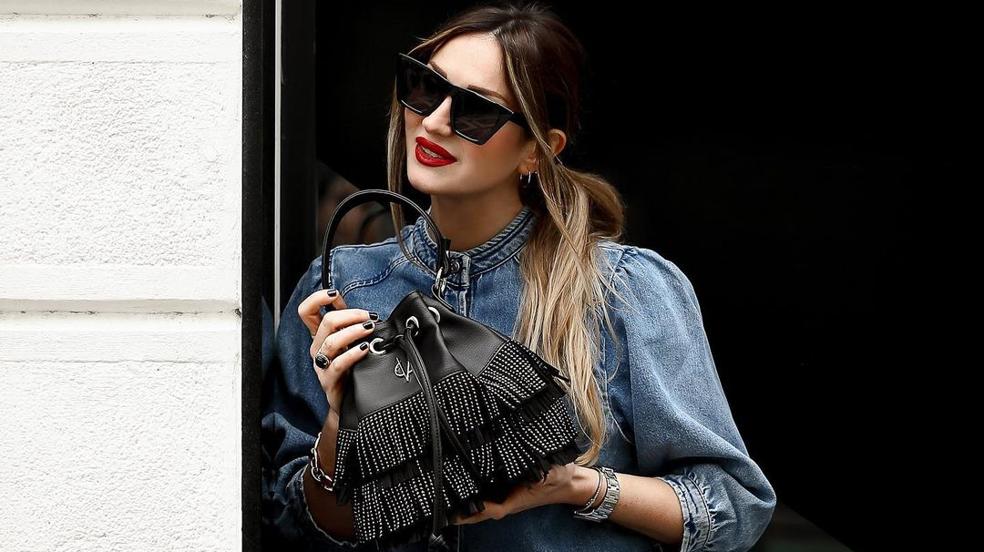 El bolso con flecos y brillos es el aliado perfecto para tus looks nocturnos y de invitada y estos 8 son la prueba