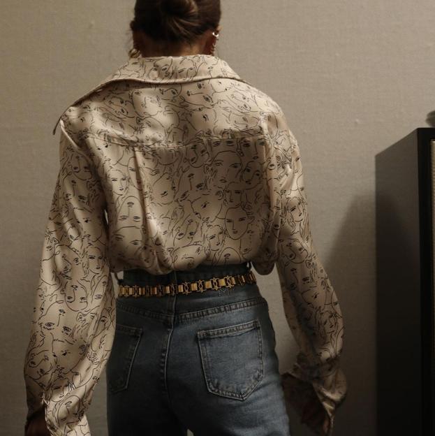 Hacen la cintura más delgada, estilizan las piernas y rejuvenecen nuestro look a cualquier edad: los vaqueros más favorecedores cuestan menos de 20 euros en Lefties